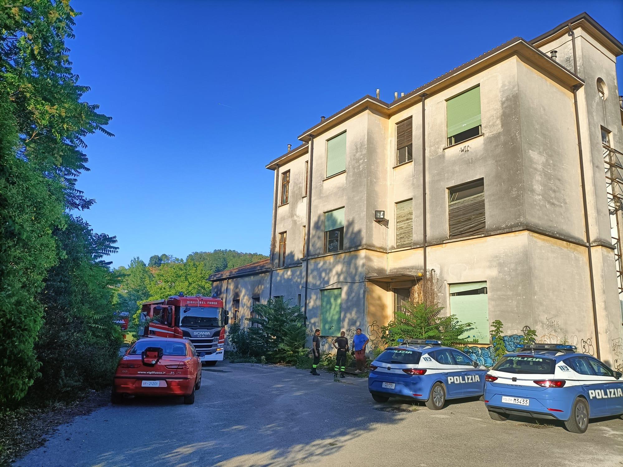 Copertina per Incendio nel parco dell'ex ospedale di Gorizia, palazzina a fuoco